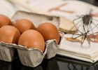 Kell-e hipóval tisztítani a tojást, és ha igen, milyen módszerrel?