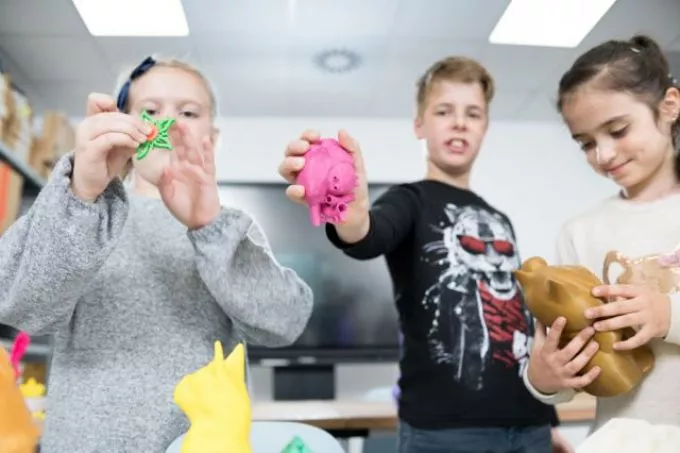 Ingyenesen elérhető digitális oktatási anyagok a 3D nyomtatásról: Izgalmas anyagot készít a CraftUnique az otthoni tanuláshoz