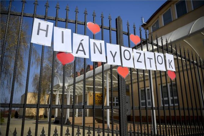 Balszerencsés évfolyam: szomorú lesz az idei ballagás Balszerencsés évfolyam: szomorú lesz az idei ballagás