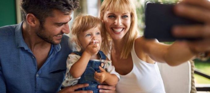 Gyerekinfluencerek - influencergyerekek: vannak-e jogaik a kiskorúaknak az online térben? Gyerekinfluencerek - influencergyerekek: vannak-e jogaik a kiskorúaknak az online térben?