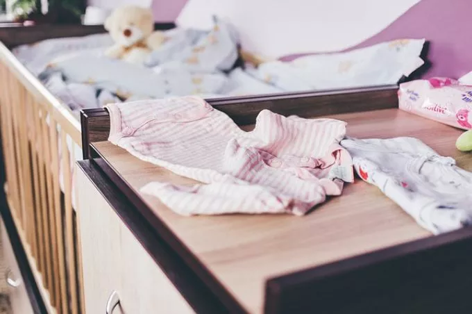 Lehet, hogy a te babád kiságya is életveszélyes? - orvosok figyelmeztetnek a veszélyre