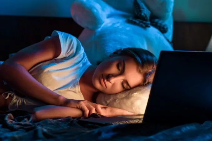 Így hat az alvásunkra a túl sok kék fény 