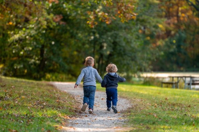 Szorongást és depressziót okoz, ha túl kevés időt tölt a szabadban a gyerek Szorongást és depressziót okoz, ha túl kevés időt tölt a szabadban a gyerek