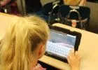 Felmérés: kevesebb bántalmazást tapasztaltak a gyerekek a digitális oktatás hatására