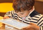 Kütyümánia? Tényleg olyan káros a tablet a gyerek kezében?