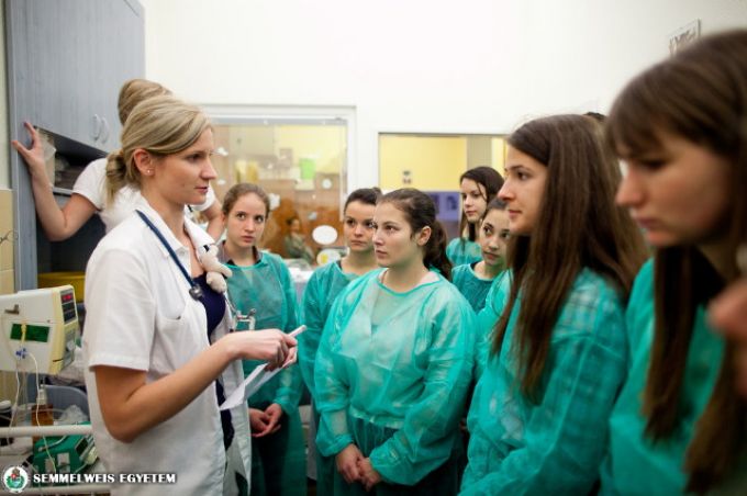 Interaktív programokon kérdezhetnek a diákok a Semmelweis Egyetemről Interaktív programokon kérdezhetnek a diákok a Semmelweis Egyetemről