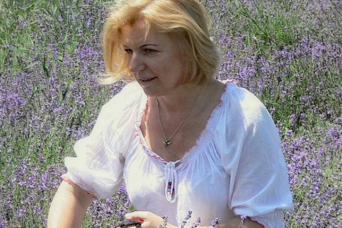 "A szénné égett kenyér szagát sem éreztem, de nem a Covid, hanem egy más betegség támadott meg" - Etelka küzdelme a Parkinson-kórral "A szénné égett kenyér szagát sem éreztem, de nem a Covid, hanem egy más betegség támadott meg" - Etelka küzdelme a Parkinson-kórral