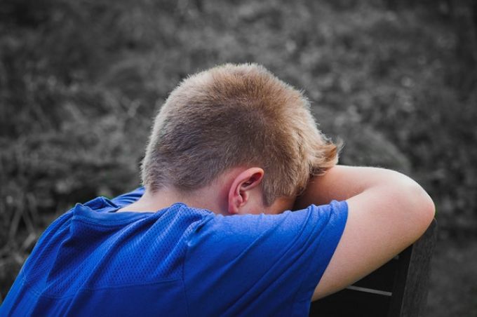 ”Anya, hagyjál!” - Csak rosszkedvű, vagy depressziós a kamaszunk? Így segíthetsz! ”Anya, hagyjál!” - Csak rosszkedvű, vagy depressziós a kamaszunk? Így segíthetsz!