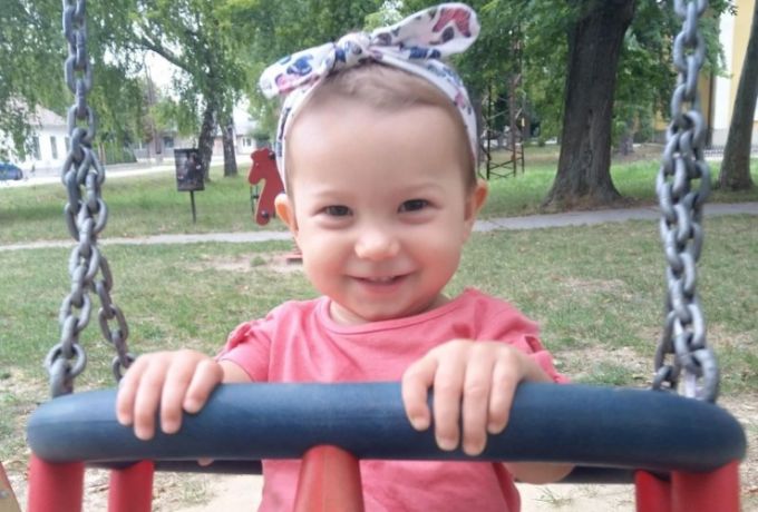 Eltűnt egy 3 éves kislány - a rendőrség a lakosság segítségét kéri