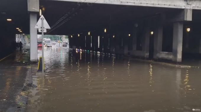 Víz alá került Budapest is - megdöbbentő képek és videók Víz alá került Budapest is - megdöbbentő képek és videók