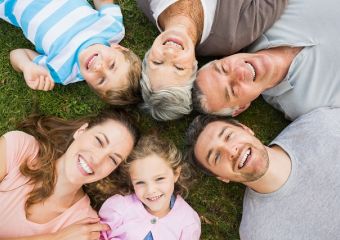 Amikor a családunk múltja észrevétlenül hat az életünkre - így segíthet a családállítás