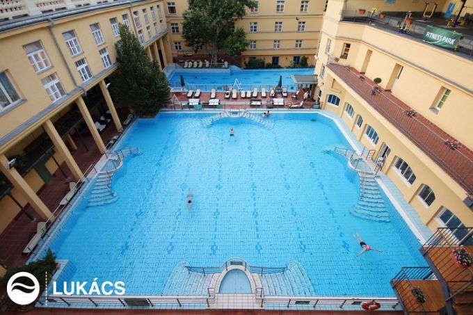 Sikeresen újraélesztettek egy vendéget a Szt. Lukács Gyógyfürdőben Sikeresen újraélesztettek egy vendéget a Szt. Lukács Gyógyfürdőben
