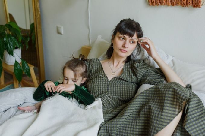 Két teljes állásnak felel meg az anyaság - Neked mennyi időd van magadra egy nap? Két teljes állásnak felel meg az anyaság - Neked mennyi időd van magadra egy nap?