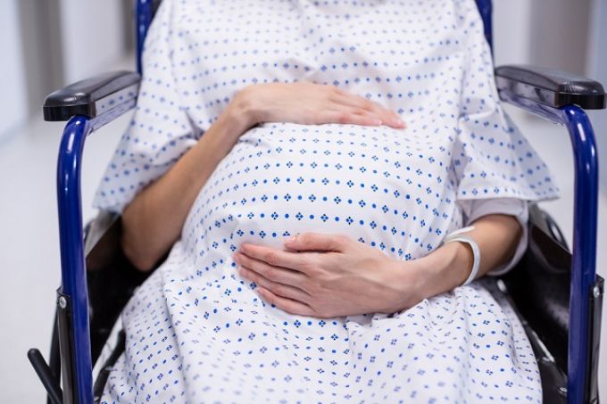 Amikor börtönként hat a négy fal – hetekig kórházban kismamaként Amikor börtönként hat a négy fal – hetekig kórházban kismamaként