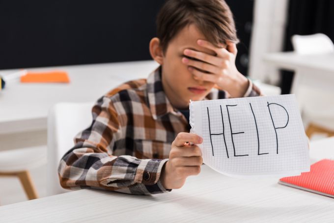 "A rendszer csak tolta ránk a felelősséget, bűntudatot" - Egy ADHD-s gyerek fájdalmas útja a diagnózisig "A rendszer csak tolta ránk a felelősséget, bűntudatot" - Egy ADHD-s gyerek fájdalmas útja a diagnózisig