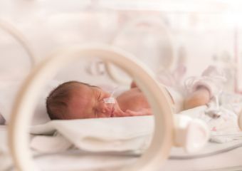 Csoda: 264 grammos koraszülött kisbaba életét mentették meg a debreceni klinikán