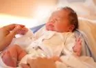 Méhen belül kezeltek egy kisbabát, így mentették meg az anyukáját a Honvédkórház és a grazi egyetemi klinika orvosai