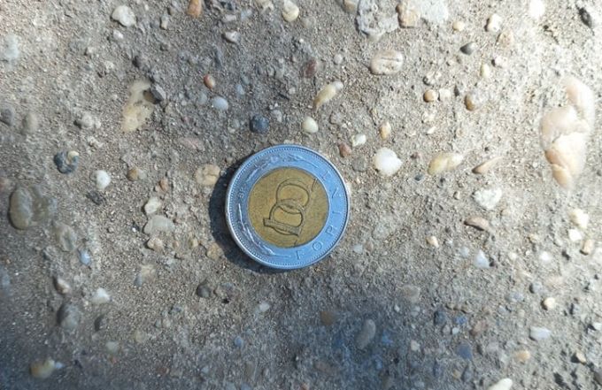 Találtak egy 100 Ft-ost az ovisok az udvaron, azonnal el akarták küldeni a menekült gyerekeknek Találtak egy 100 Ft-ost az ovisok az udvaron, azonnal el akarták küldeni a menekült gyerekeknek