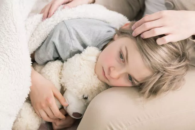 Tombol az influenzajárvány a gyerekek között, súlyosak lehetnek a szövődmények