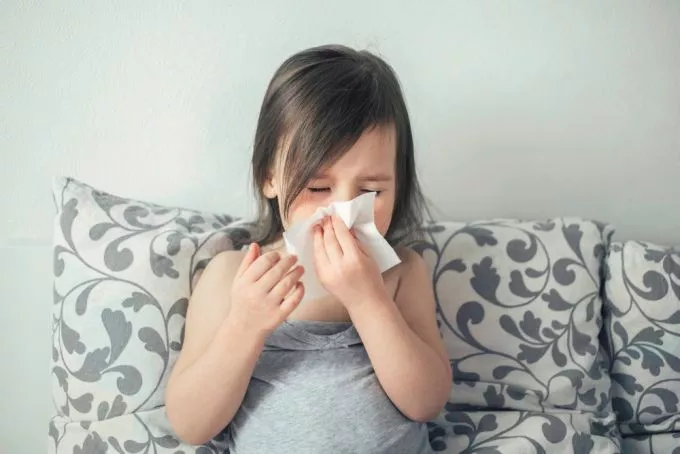 Hideg az iskola, hideg a tornaterem: hogyan védhetjük meg gyerekeinket a betegségektől?