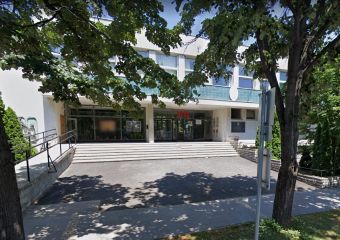 Kiugrott a második emeletről egy diák a balatonfüredi gimnáziumban