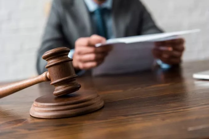 Unokája arcát harapta meg egy nagymama Debrecenben - felfüggesztett börtönbüntetést is kaphat Unokája arcát harapta meg egy nagymama Debrecenben - felfüggesztett börtönbüntetést is kaphat