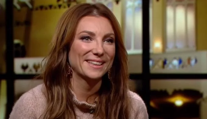 Rúzsa Magdi megmutatta, hogyan főz hármasikrei mellett Rúzsa Magdi megmutatta, hogyan főz hármasikrei mellett