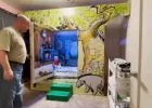 A nagypapa Százholdas Pagonnyá varázsolja autista unokája szobáját