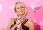 Lehet-e egy korábbi botrányhősnőből felelős anya? - Paris Hilton anya lett