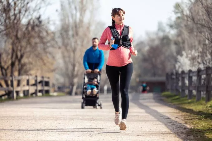 31 hetes terhesen futotta le a maratont az 5 gyerekes anya