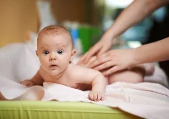Miért jó, ha masszírozod a babádat?