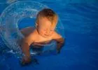 Így lehet biztonságos gyerekkel a vízparti nyaralás a szakértő szerint