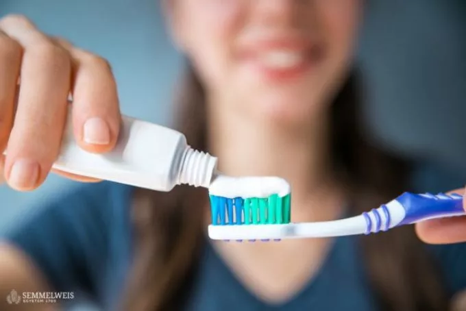 Innovatív módszert fejlesztenek a fogágybetegségek kezelésére a Semmelweis Egyetemen