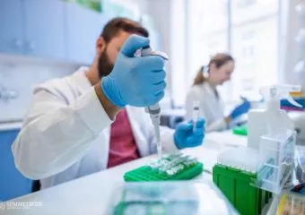 Szívizombiopszia helyett egy vérvétel is elegendő a szívtranszplantáltak állapotának nyomon követésére