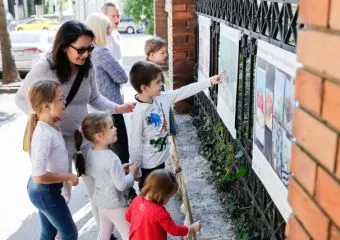 Tanulságos rajzok a Nébih kerítésén: az étel iránti tiszteletet tanulták nagyszüleiktől a gyerekek