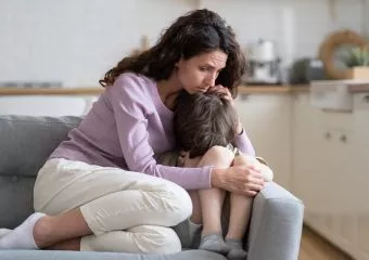 Hogyan segíthetünk a gyermekünknek, ha azt gyanítjuk, hogy bántalmazás, zaklatás áldozata lett?