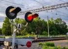 Tragédia is lehetett volna a vége: egy hónap alatt két felnőtt kísérős gyerekcsoport is átkelt a vasúti átjárón a tilos jelzés mellett