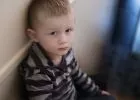 A túl szigorú nevelés hatása a gyerekekre - és a későbbi felnőtt életükre
