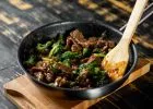 Marhahúsos brokkoli wokban – Gyors és ízletes ázsiai ihletésű recept