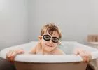 Így faraghatsz le a rezsiből a családi fürdőszobában!