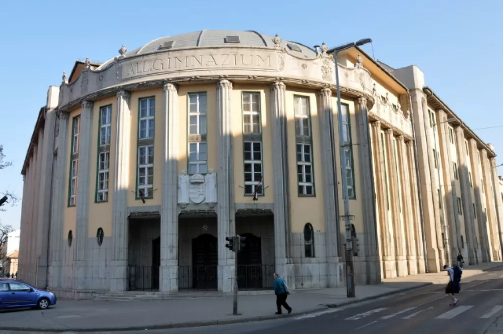 Kőbányai Szent László Gimnázium Kőbányai Szent László Gimnázium