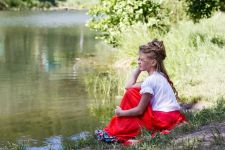 Menstruáló kamaszlány a nyaraláson - való-e egy tininek a tampon?
