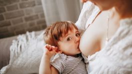 Gondoltad volna? Nem akarnak kistestvért, ezért szopnak éjszaka a babák