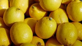 Ne reszeld bele a desszertbe: rákkeltő anyagok a citrom héjában!